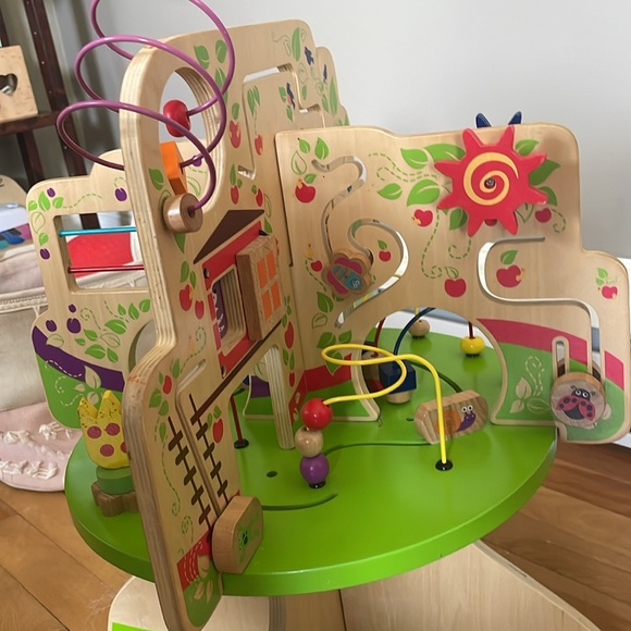 Medium sized, used but in good condition, little bit of marker on the wood. - Picture 3 of 4